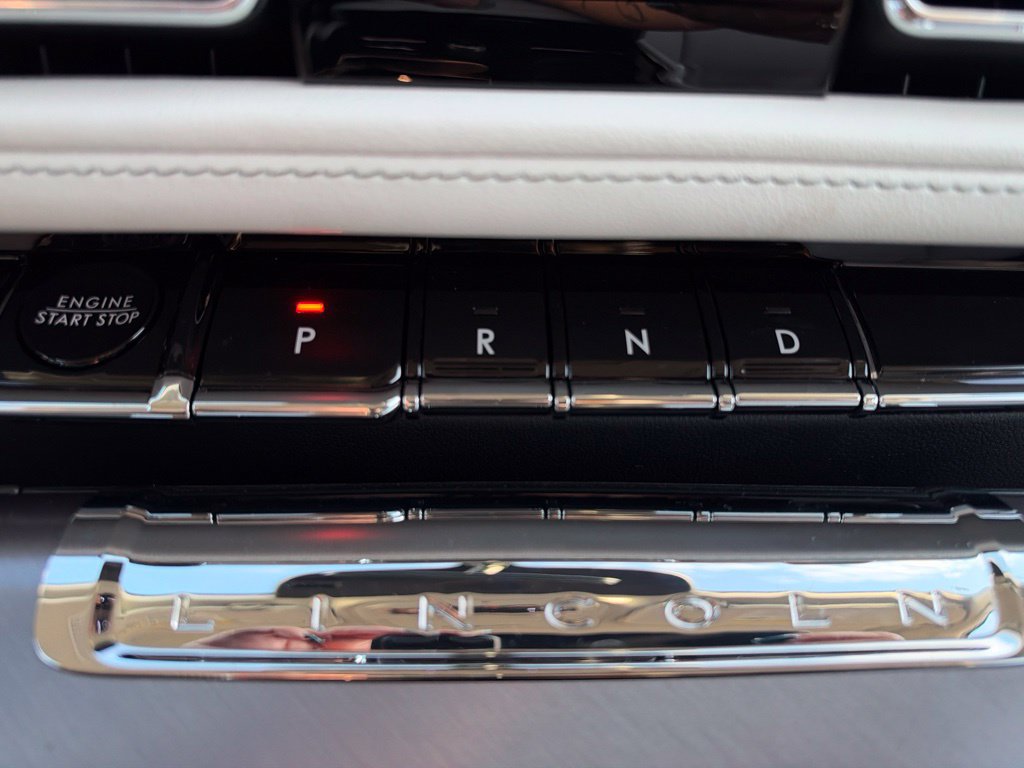 New 2027 Lincoln Aviator AWD image 25
