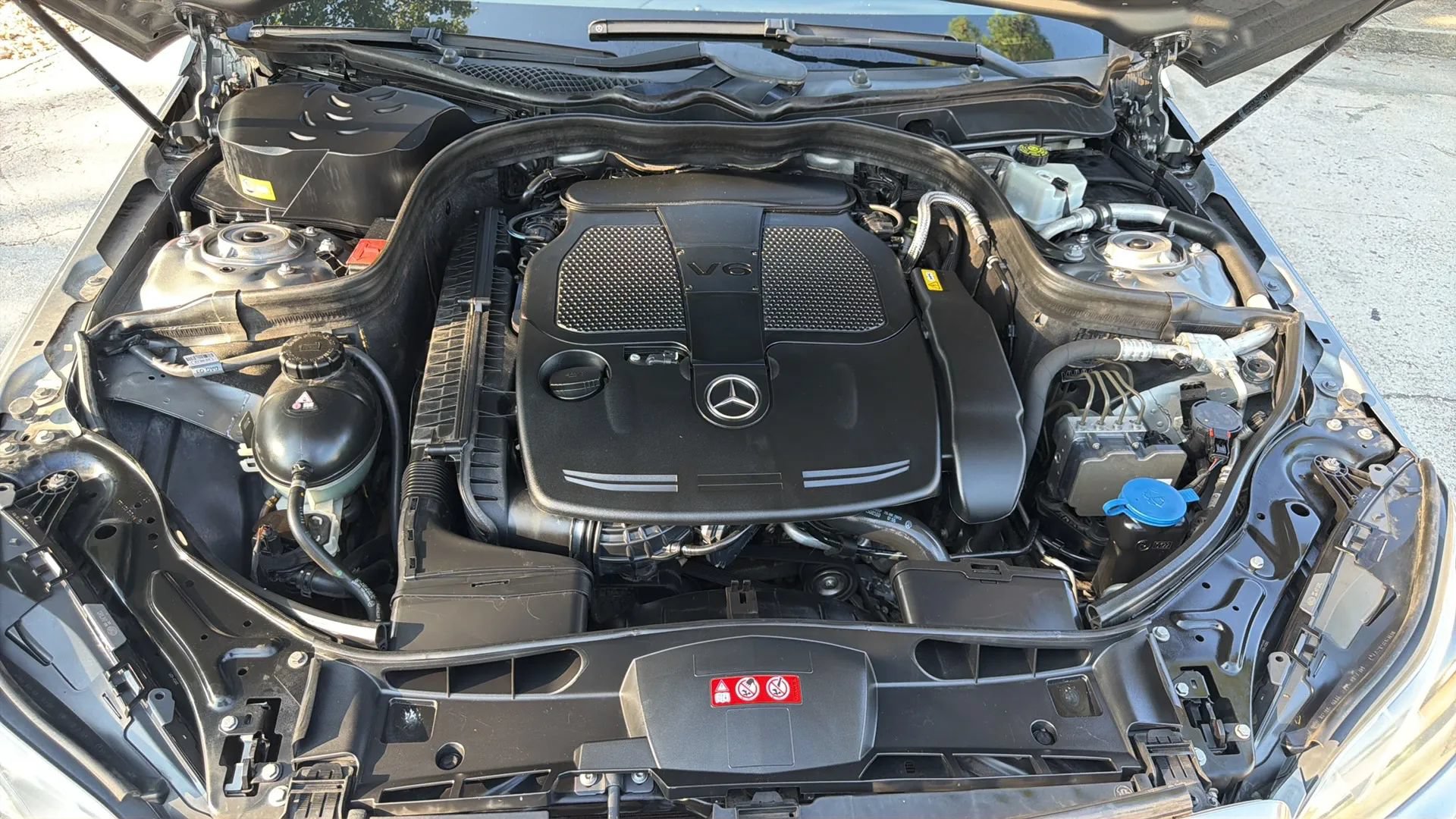 Used 2014 Mercedes-Benz E 350 4MATIC Sedan image 37