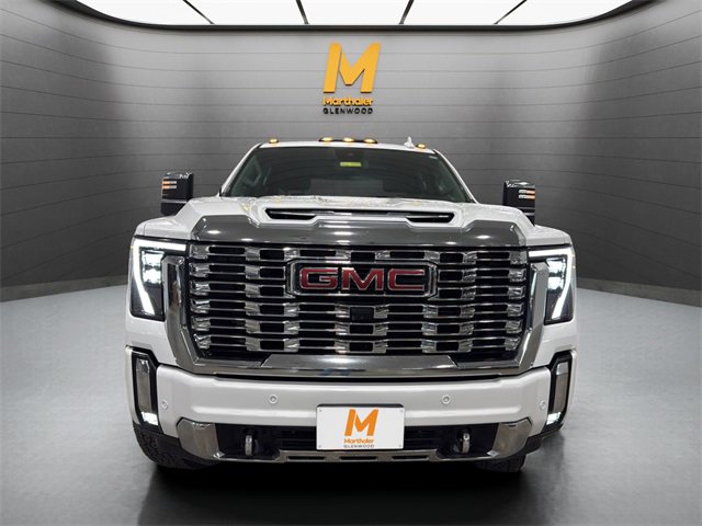 Used 2024 GMC Sierra 3500 Denali image 4