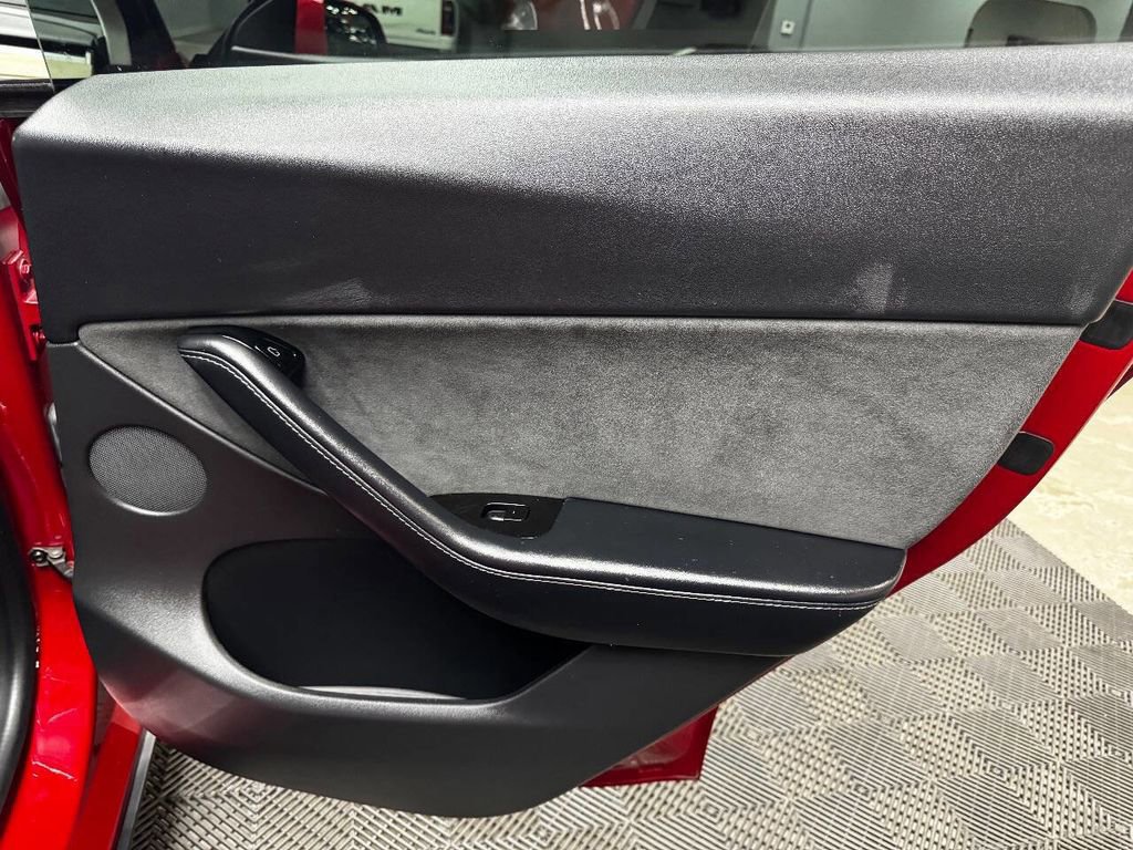 Used 2021 Tesla Model Y Long Range image 51