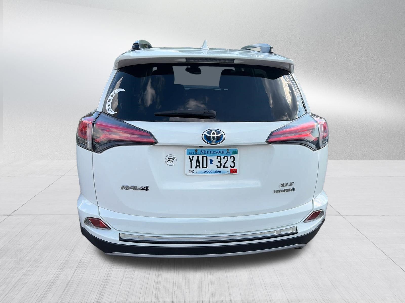 Used 2018 Toyota RAV4 XLE AWD/4WD image 5