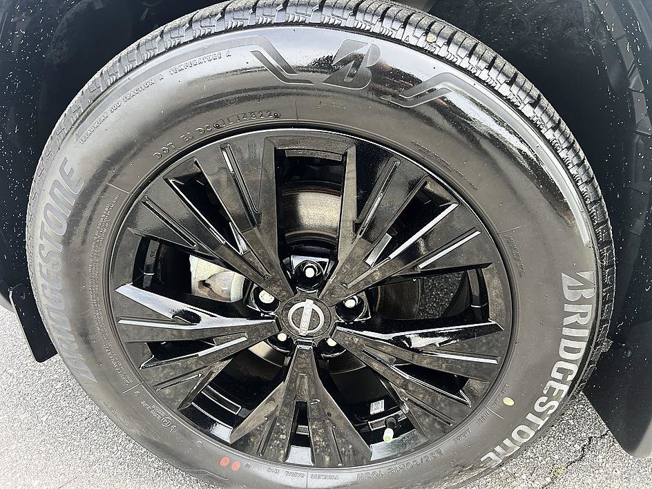 Certified 2023 Nissan Rogue SV w/ SV Premium B Package FWD image 9