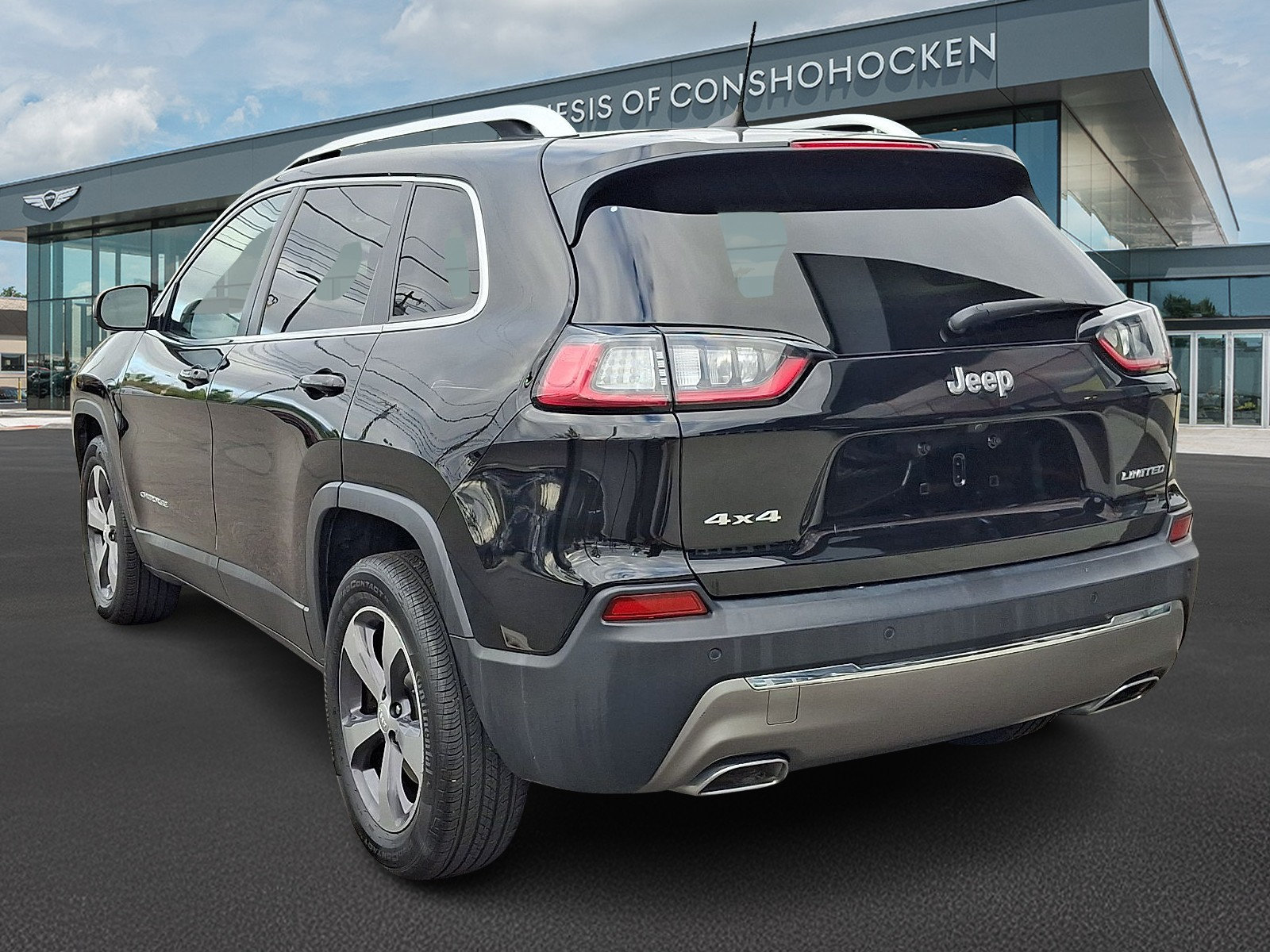Used 2019 Jeep Cherokee Limited AWD/4WD image 4