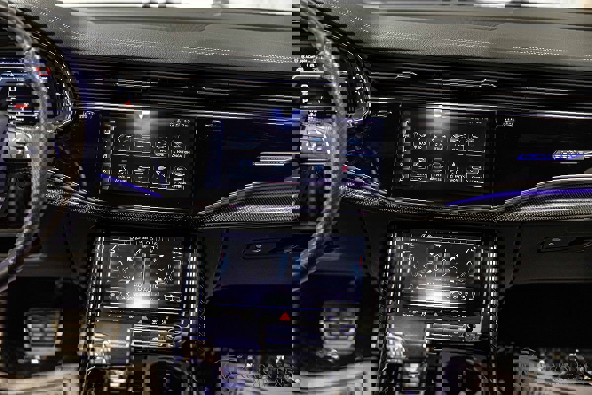 Used 2023 Audi SQ8 Premium Plus w/ Executive Package image 37