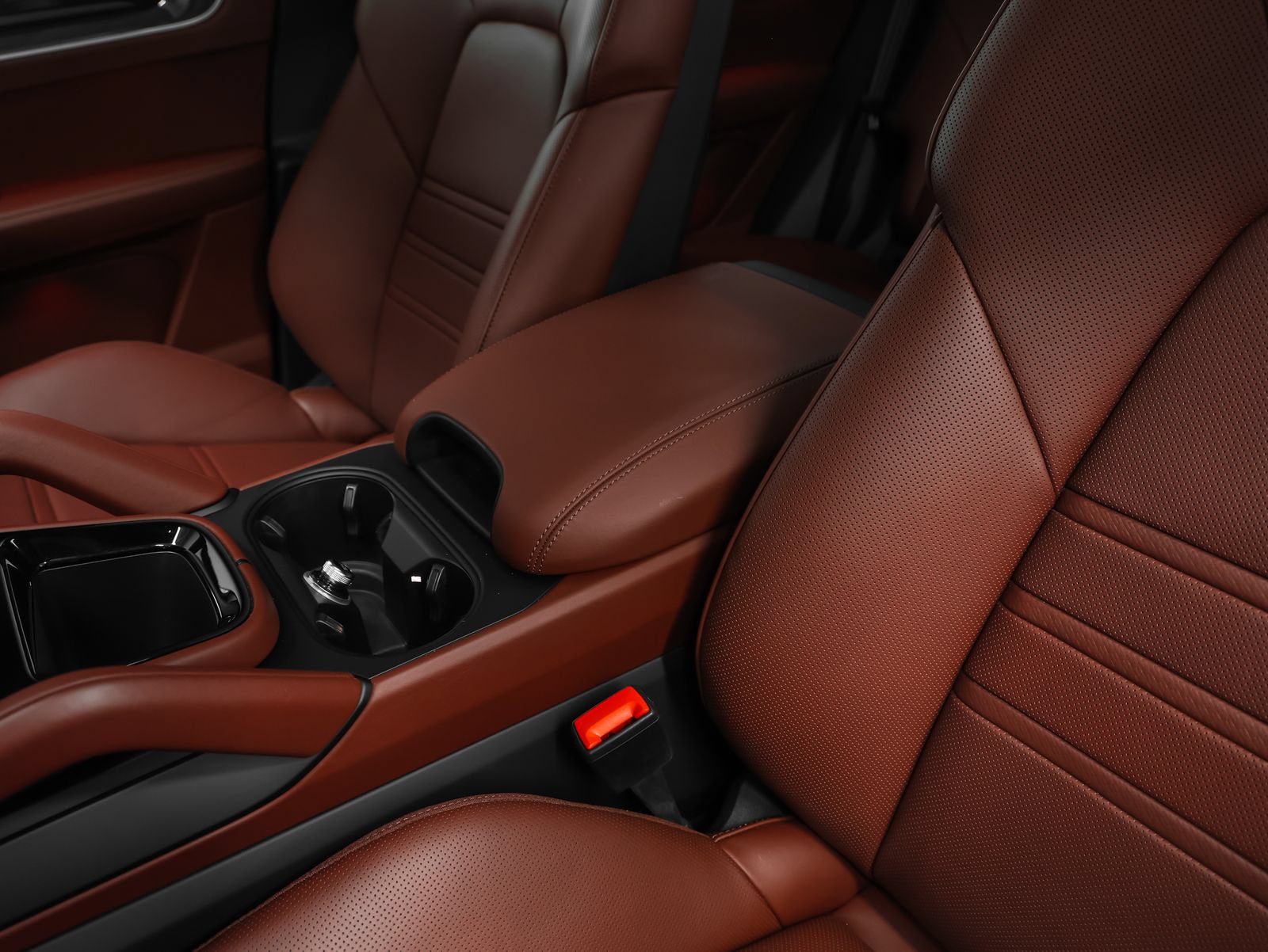 Certified 2024 Porsche Cayenne Turbo AWD/4WD image 51