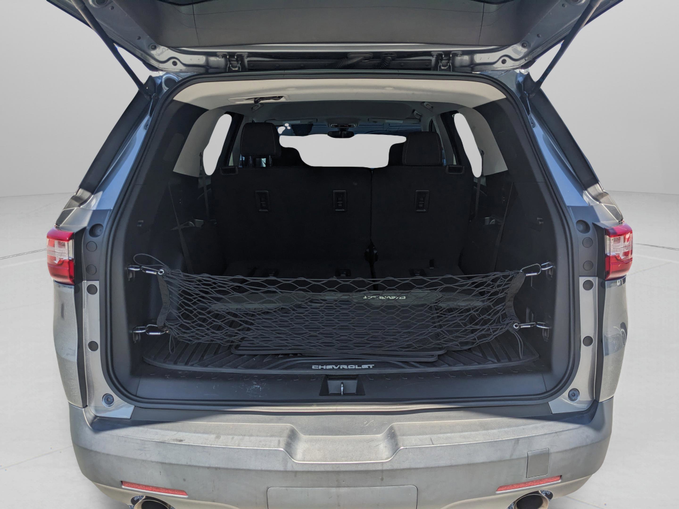 Used 2020 Chevrolet Traverse LS w/ LPO, Black Accent Package FWD image 11