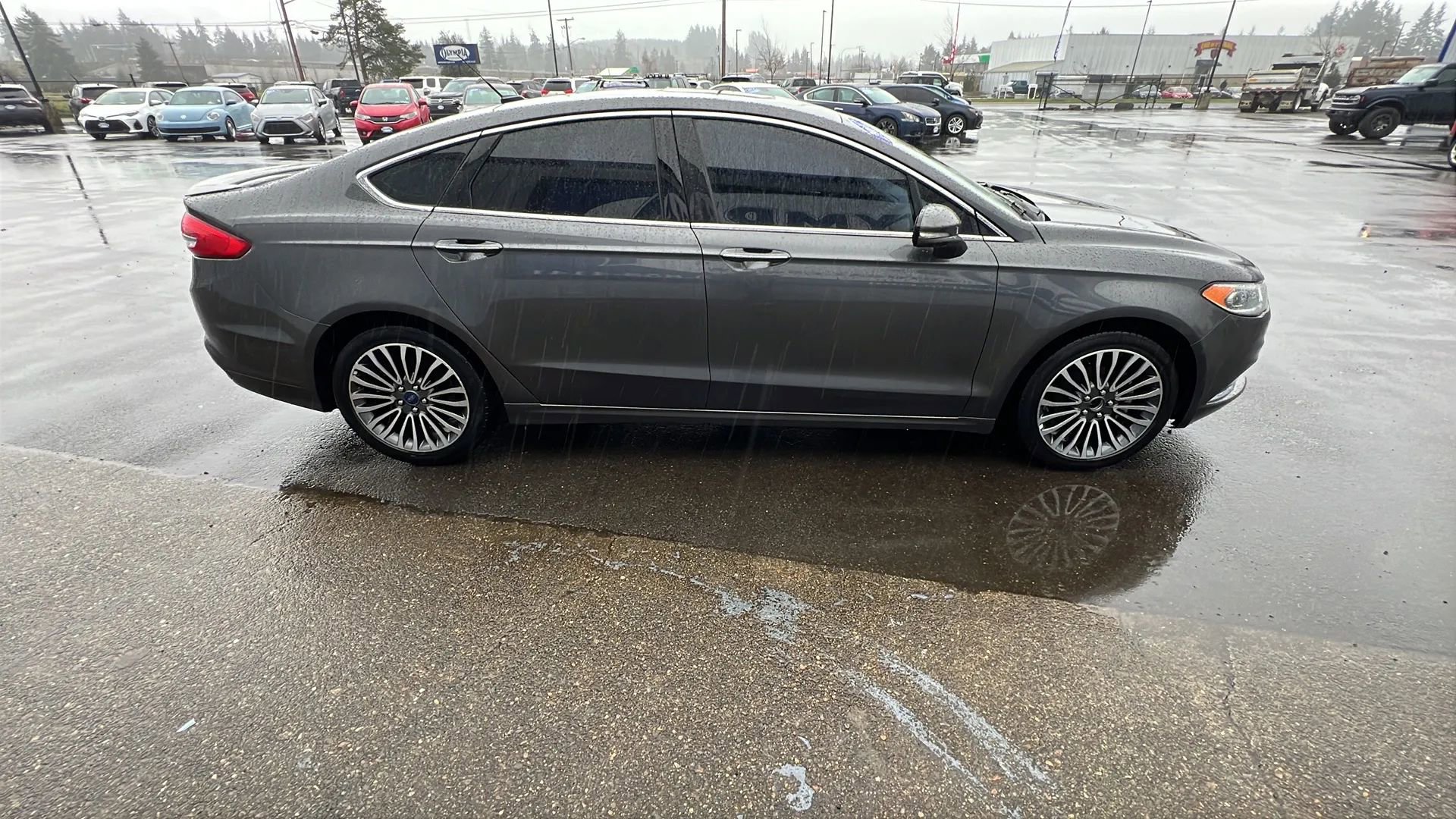 Used 2017 Ford Fusion Titanium image 4