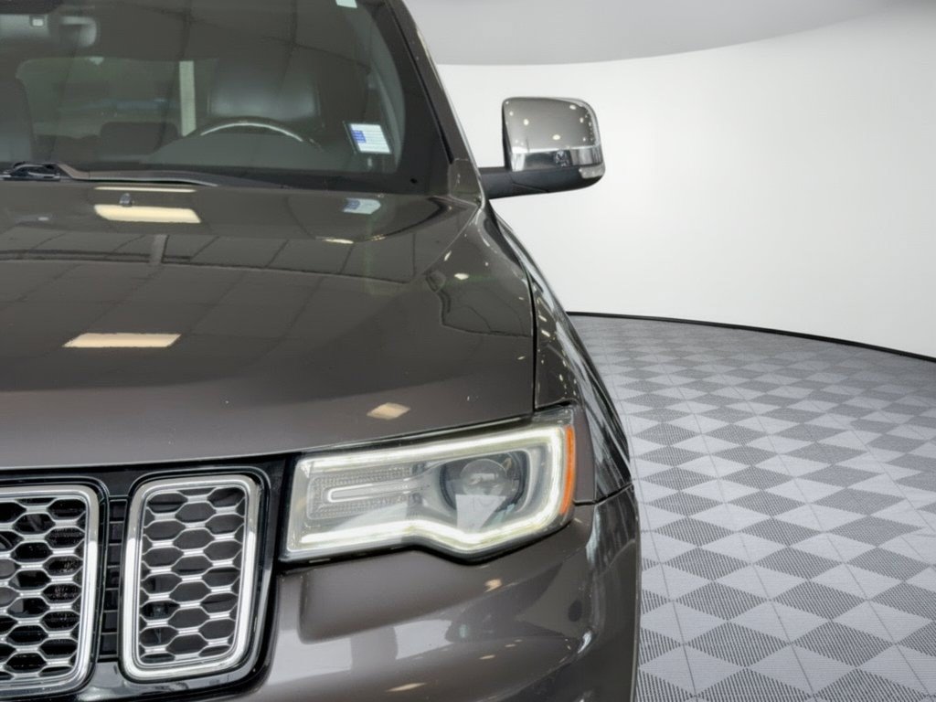 Used 2018 Jeep Grand Cherokee Overland AWD/4WD image 12