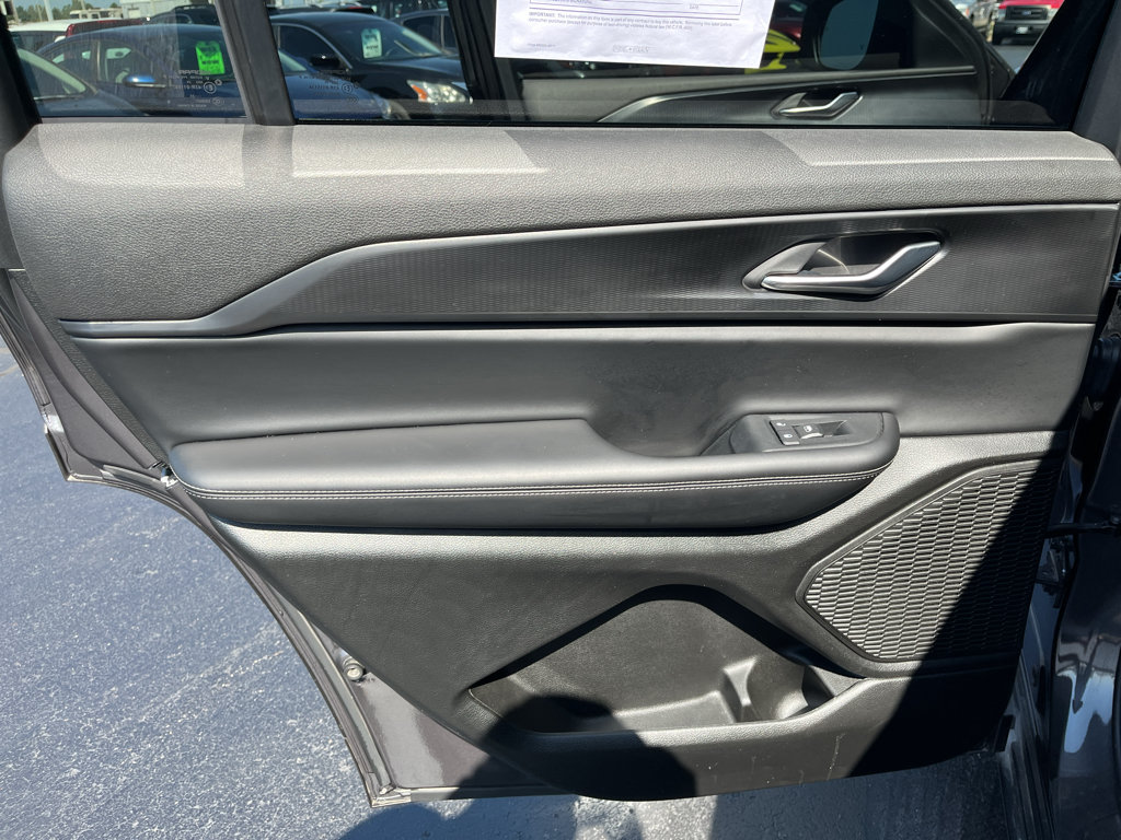 Used 2025 Jeep Grand Cherokee L Laredo RWD image 36