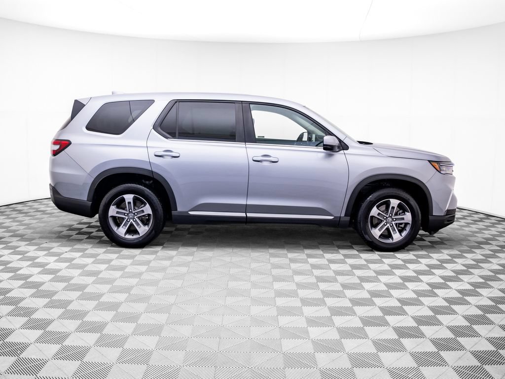Used 2025 Honda Pilot EX-L image 8