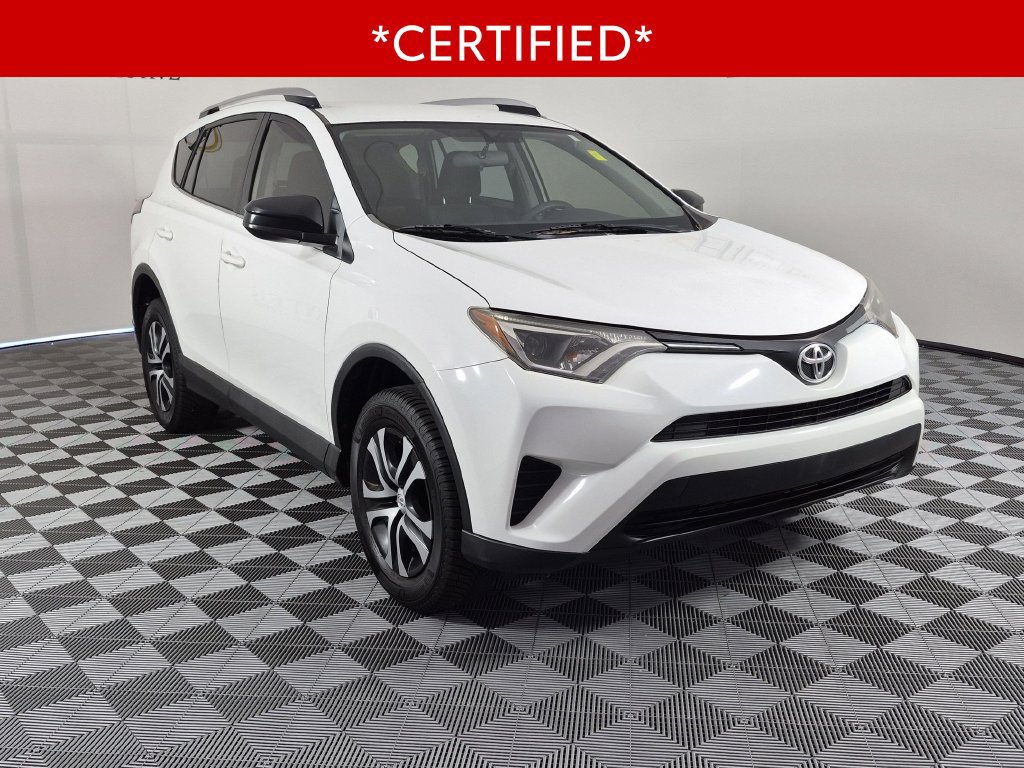 Used 2016 Toyota RAV4 LE FWD image 2