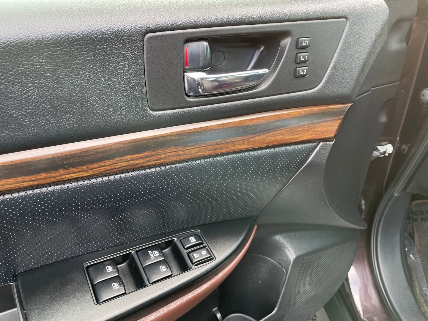 Used 2013 Subaru Outback 3.6R Limited w/ Special Appearance Pkg image 12