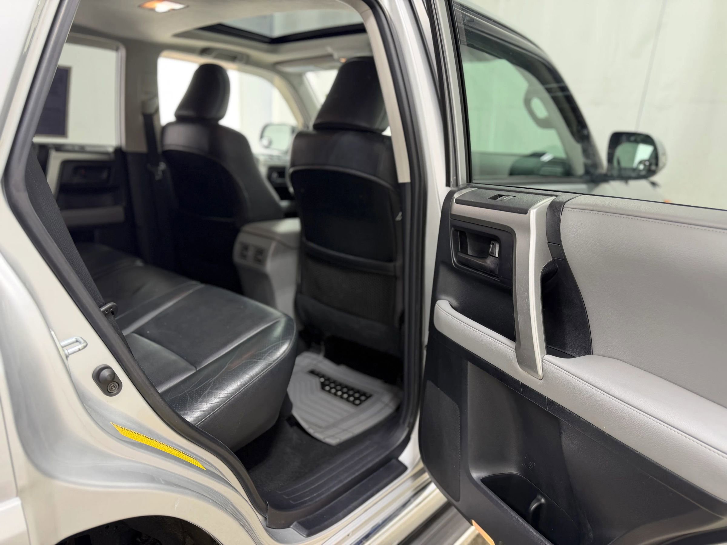 Used 2010 Toyota 4Runner SR5 image 29