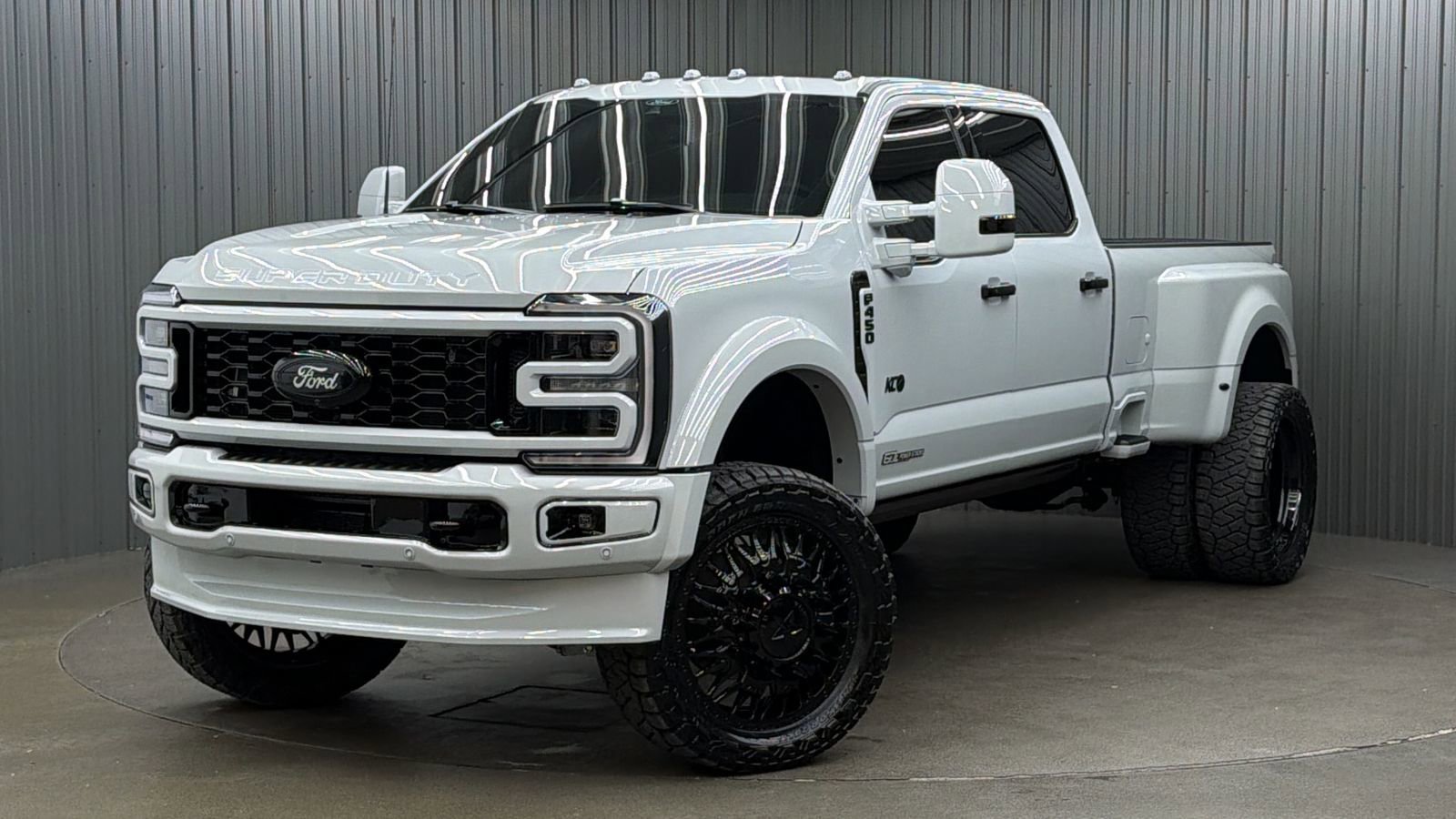 Used 2026 Ford F450 Platinum w/ Platinum Plus Package AWD/4WD image 1