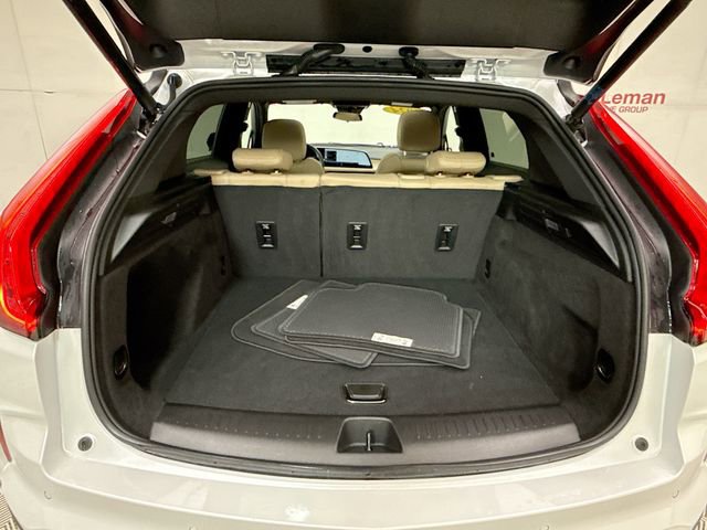 Used 2024 Cadillac XT4 Luxury w/ Cold Weather Package image 28