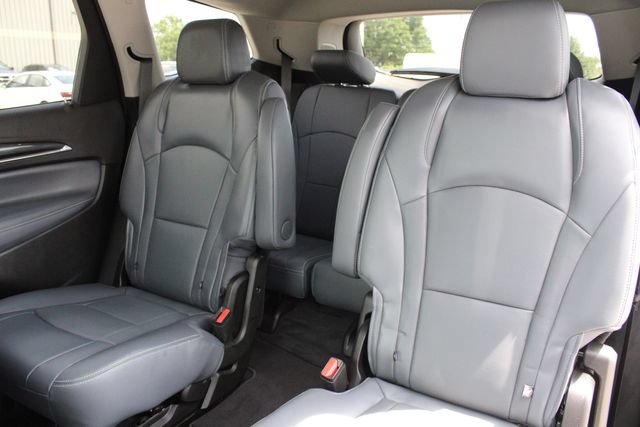 Used 2021 Buick Enclave Premium w/ Sun and Sites Package FWD image 23