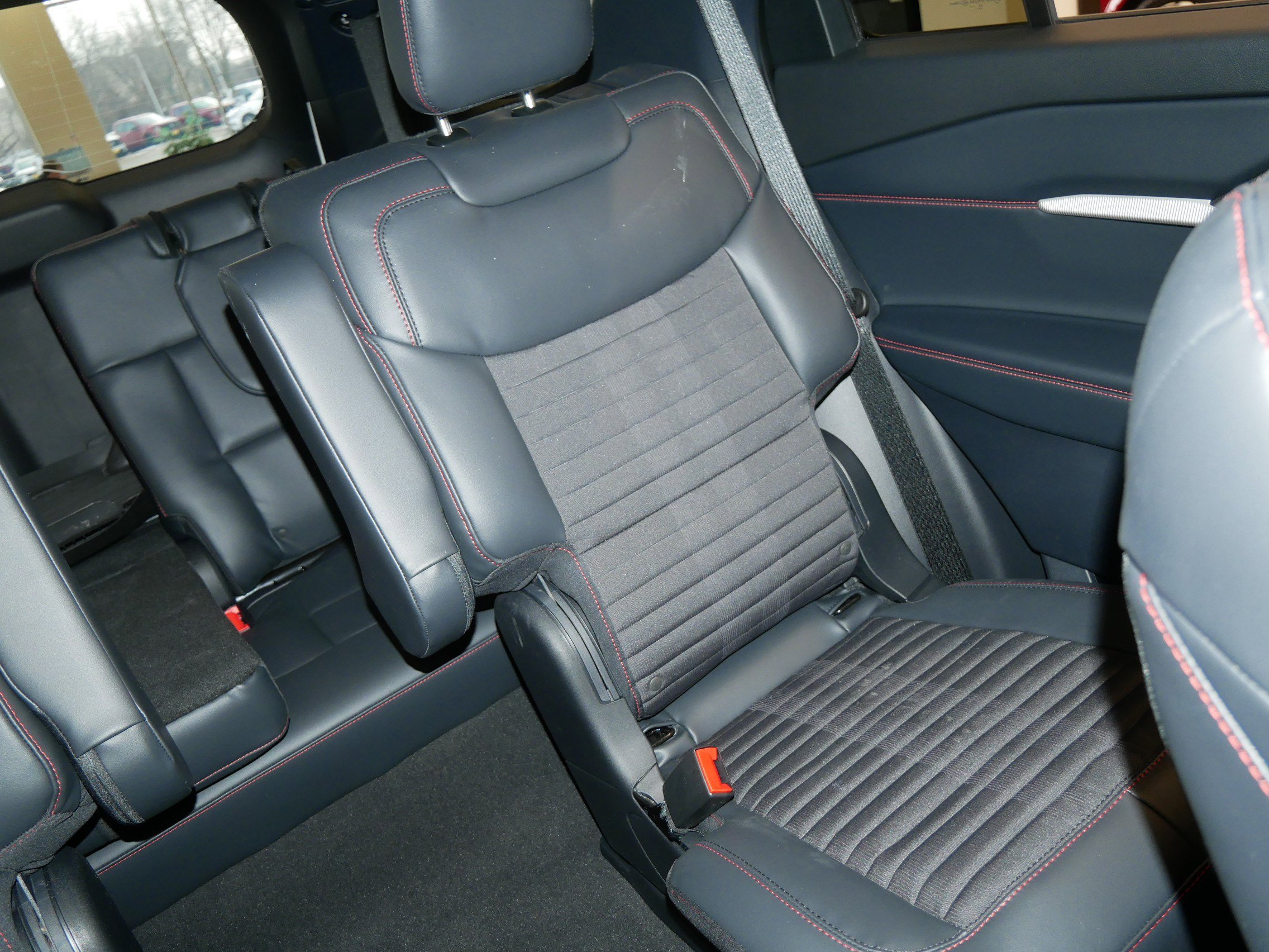 Used 2026 Ford Explorer ST-Line w/ ST-Line Street Pack image 14