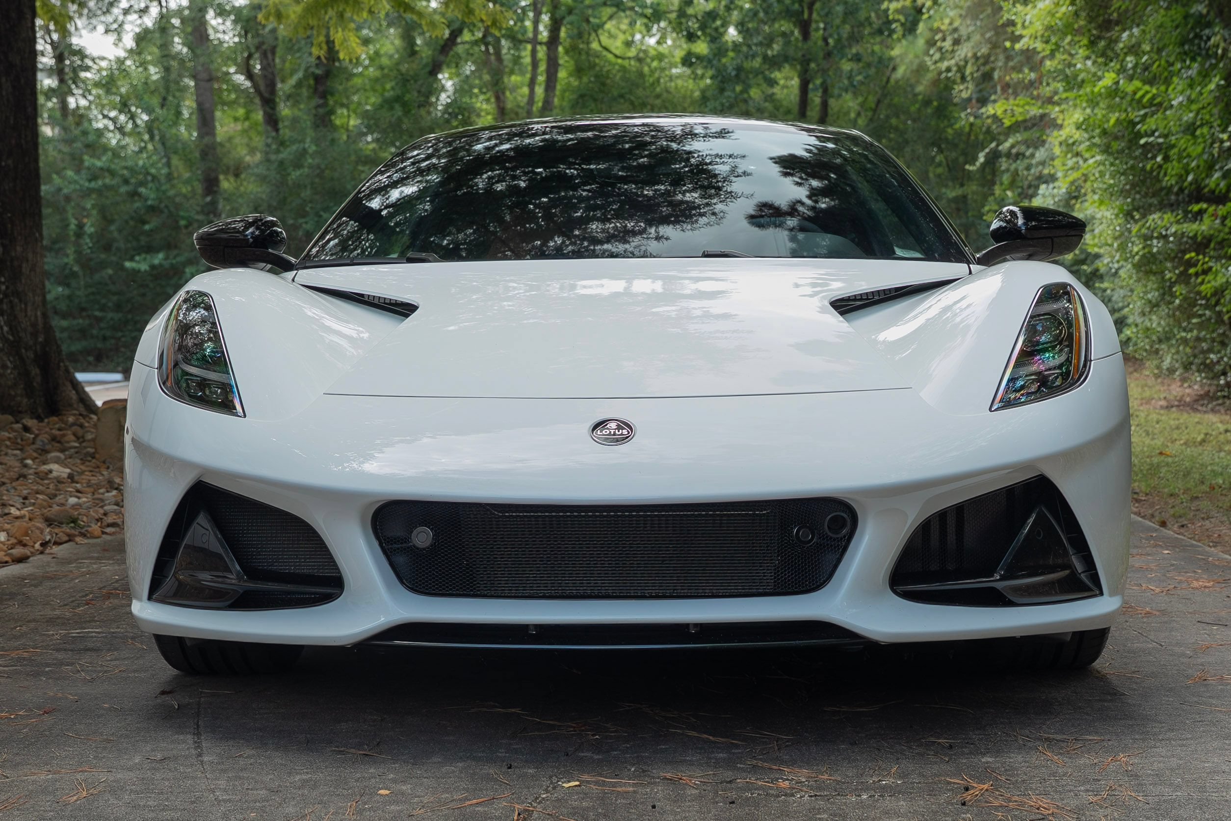 Used 2025 Lotus Emira RWD image 9