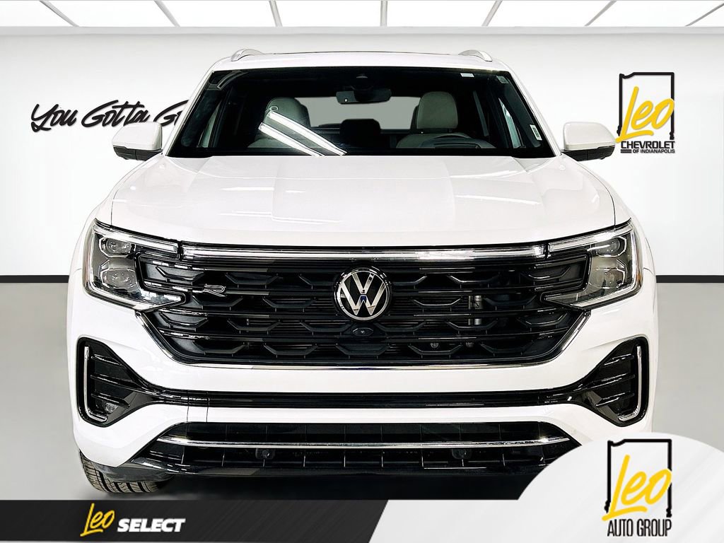 Used 2024 Volkswagen Atlas Cross Sport SEL Premium R-Line image 2