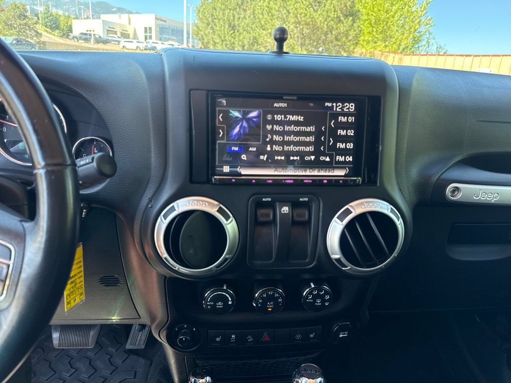 Used 2017 Jeep Wrangler Sahara AWD/4WD image 18
