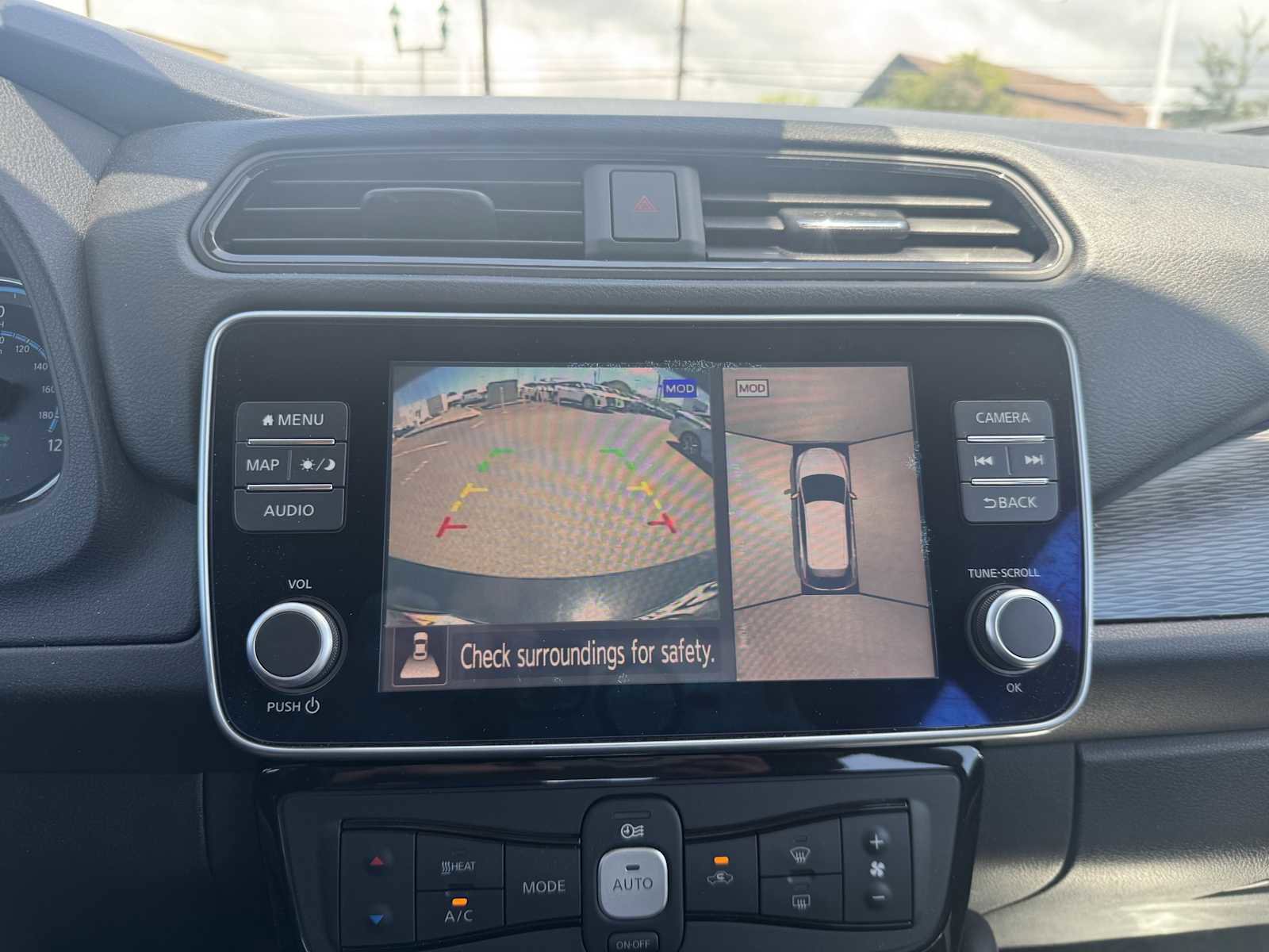 Certified 2020 Nissan Leaf SV w/ SV Technology Package image 7