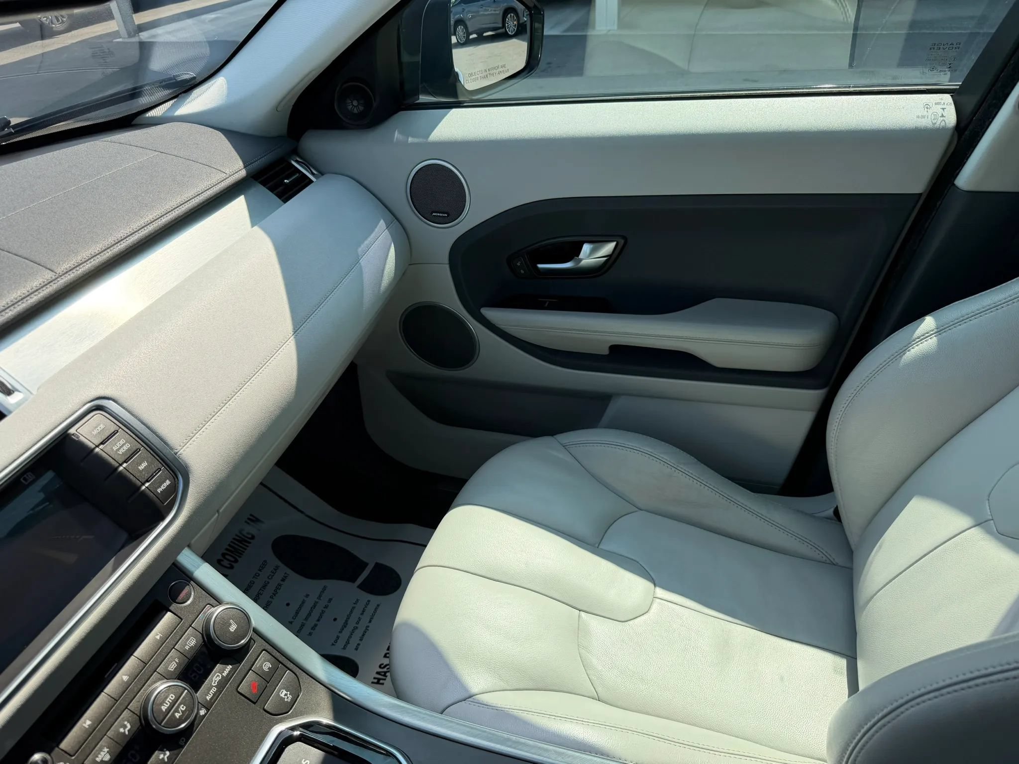 Used 2014 Land Rover Range Rover Evoque Pure Premium AWD/4WD image 10