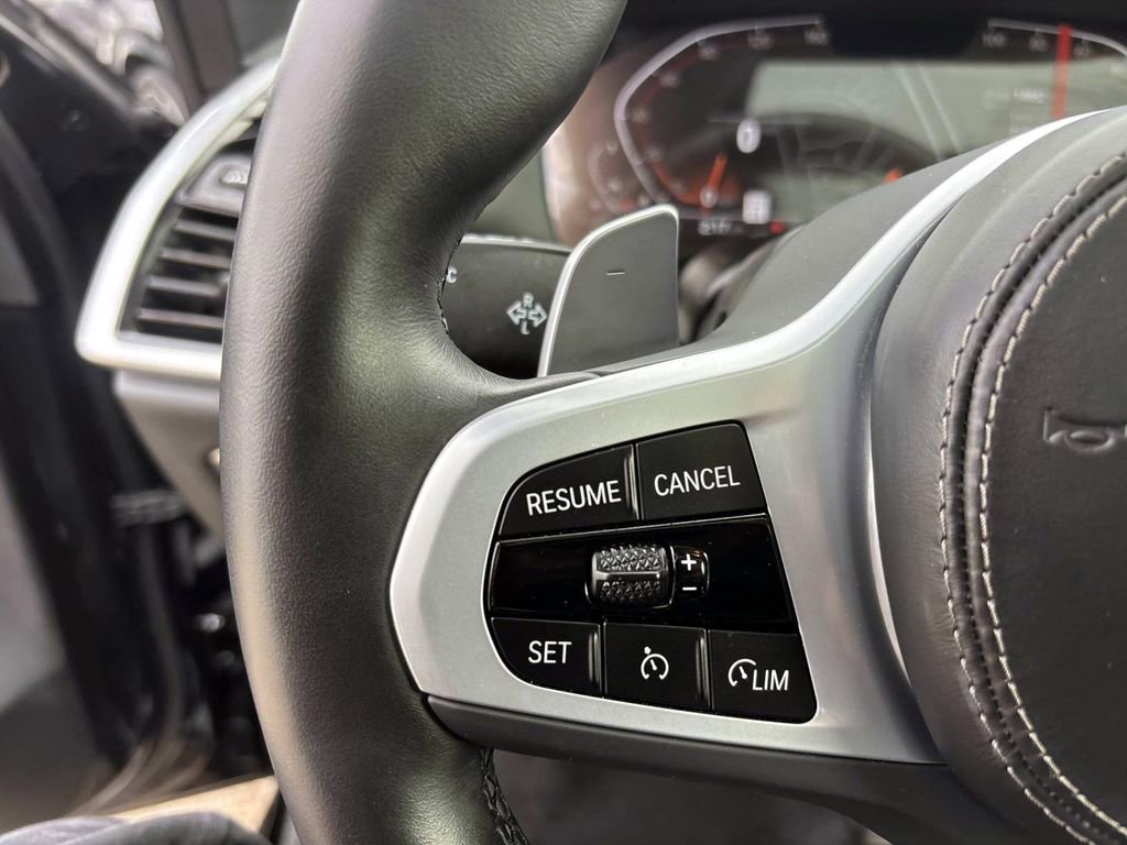 Used 2022 BMW X5 xDrive40i w/ M Sport Package image 17