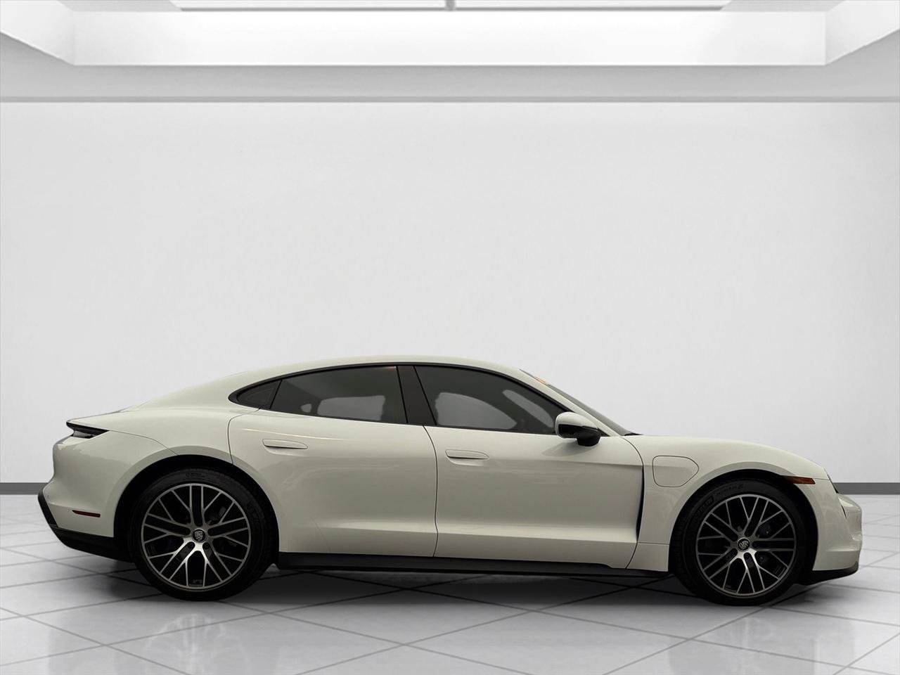 Used 2021 Porsche Taycan RWD image 7