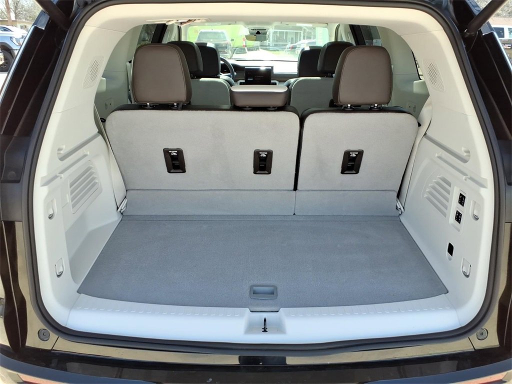 Certified 2025 GMC Acadia Denali w/ Super Cruise Package image 12