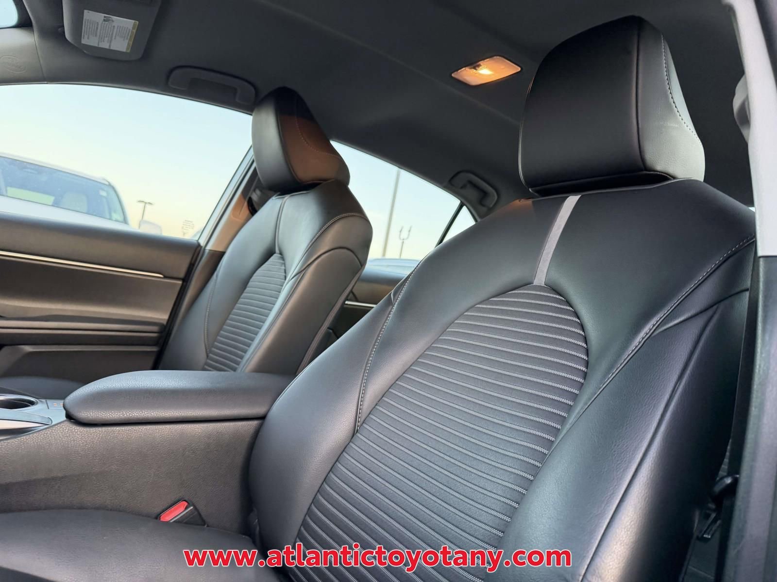 Used 2023 Toyota Camry SE image 11