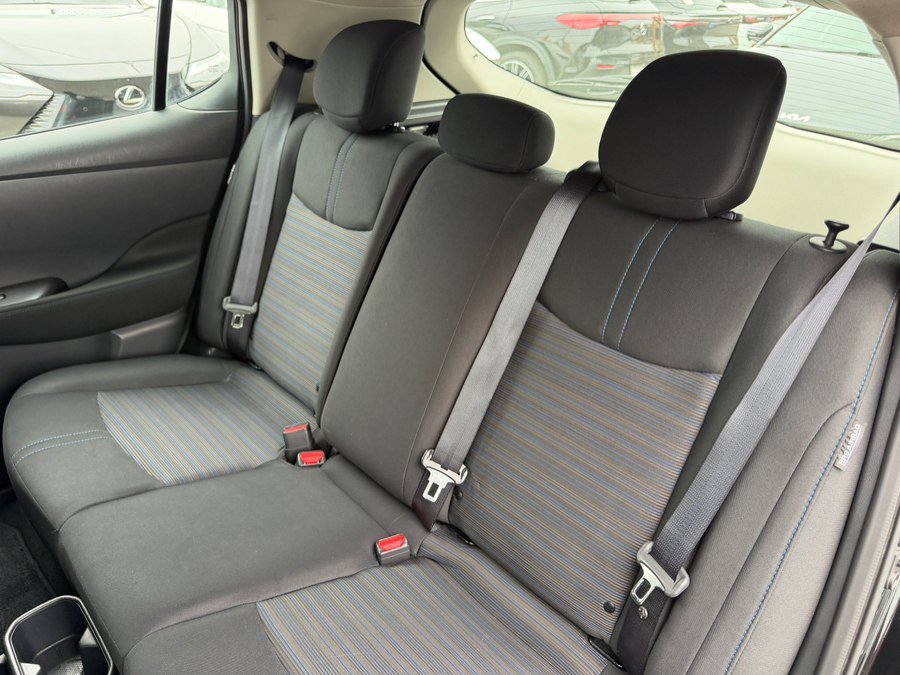 Used 2025 Nissan Leaf S FWD image 39