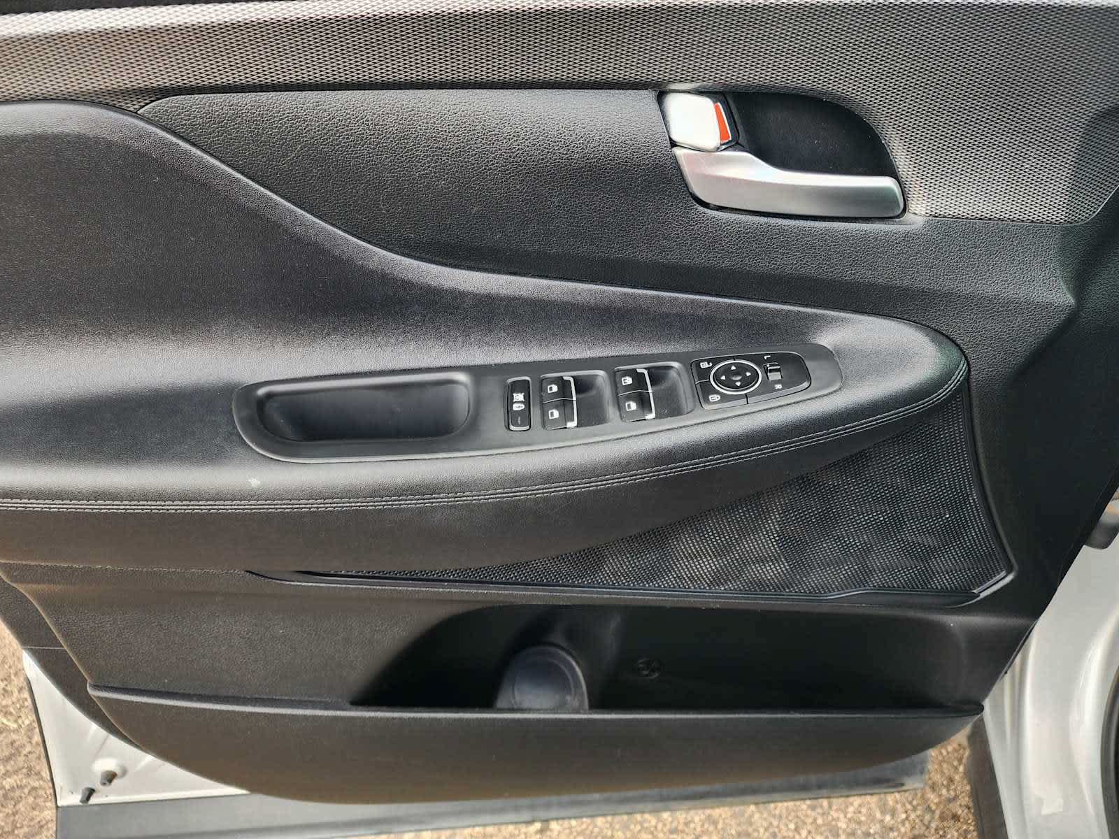 Used 2019 Hyundai Santa Fe SE FWD image 17