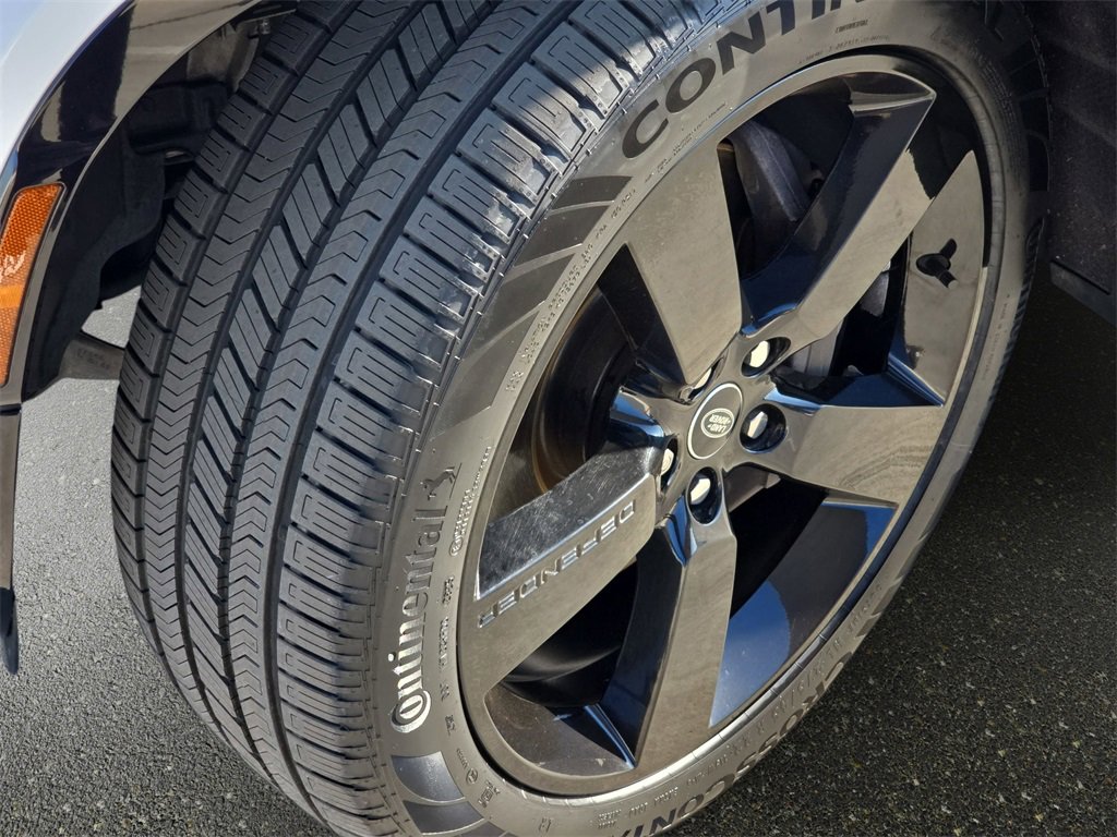 Certified 2023 Land Rover Defender 130 X-Dynamic SE image 34