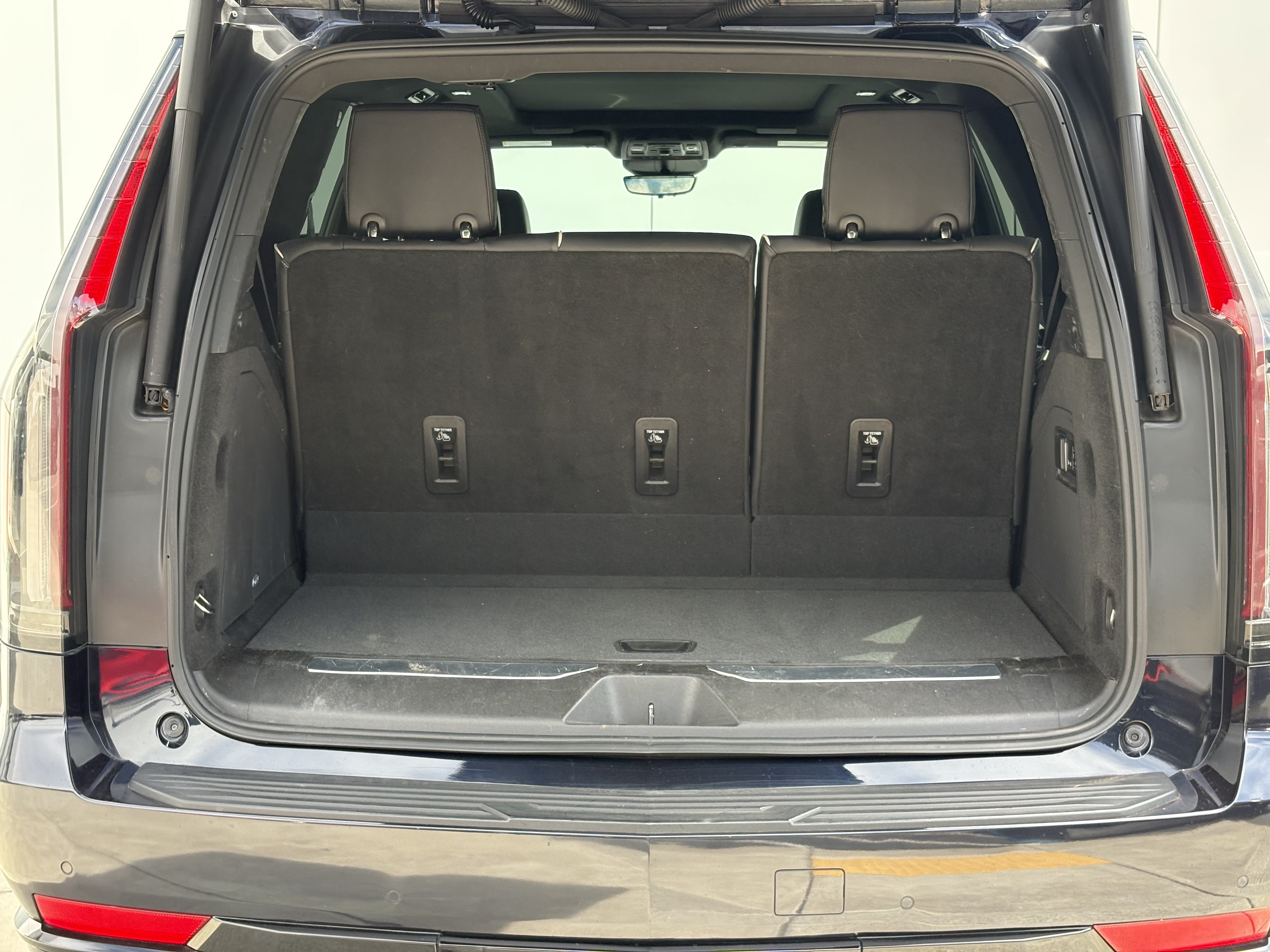 Used 2023 Cadillac Escalade Sport AWD/4WD image 9