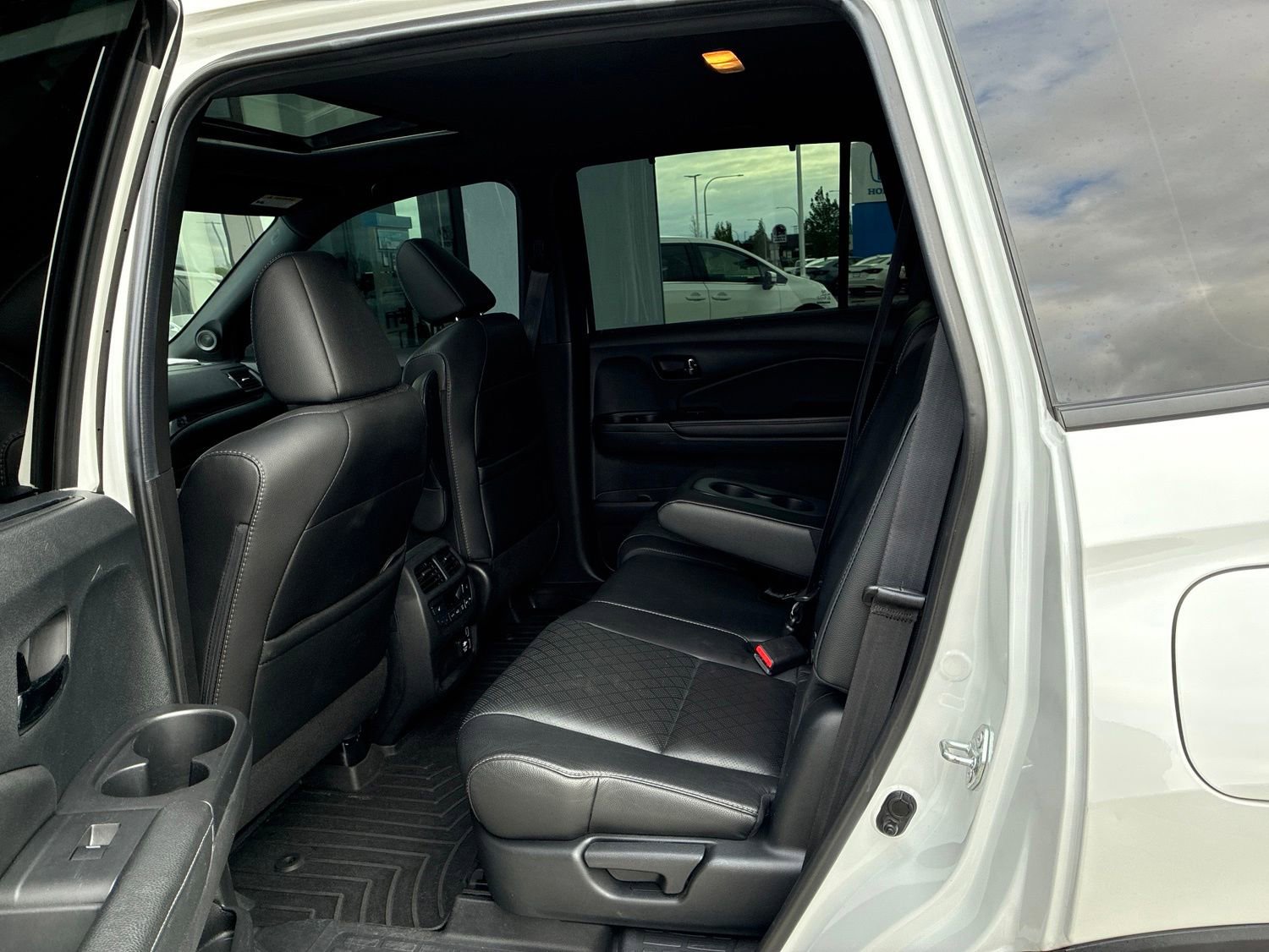 Used 2022 Honda Passport Elite image 12