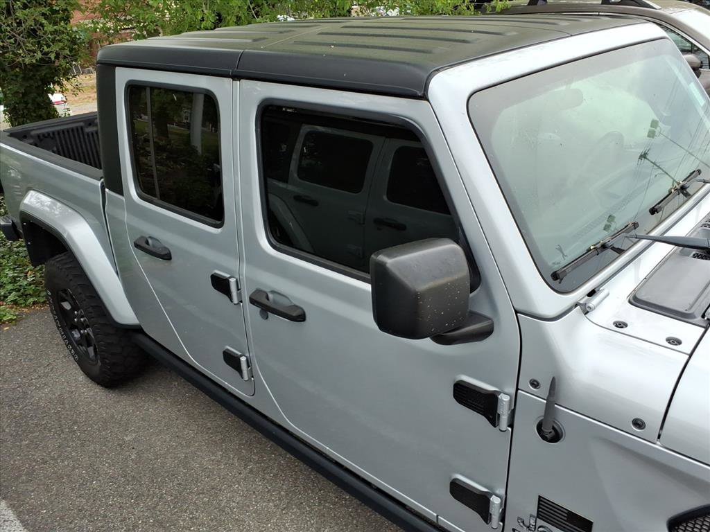 Used 2022 Jeep Gladiator Willys image 4