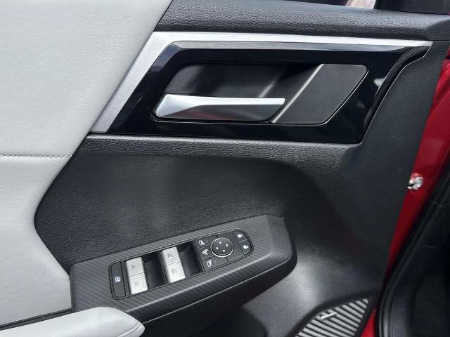 Used 2025 Mitsubishi Outlander AWD image 20