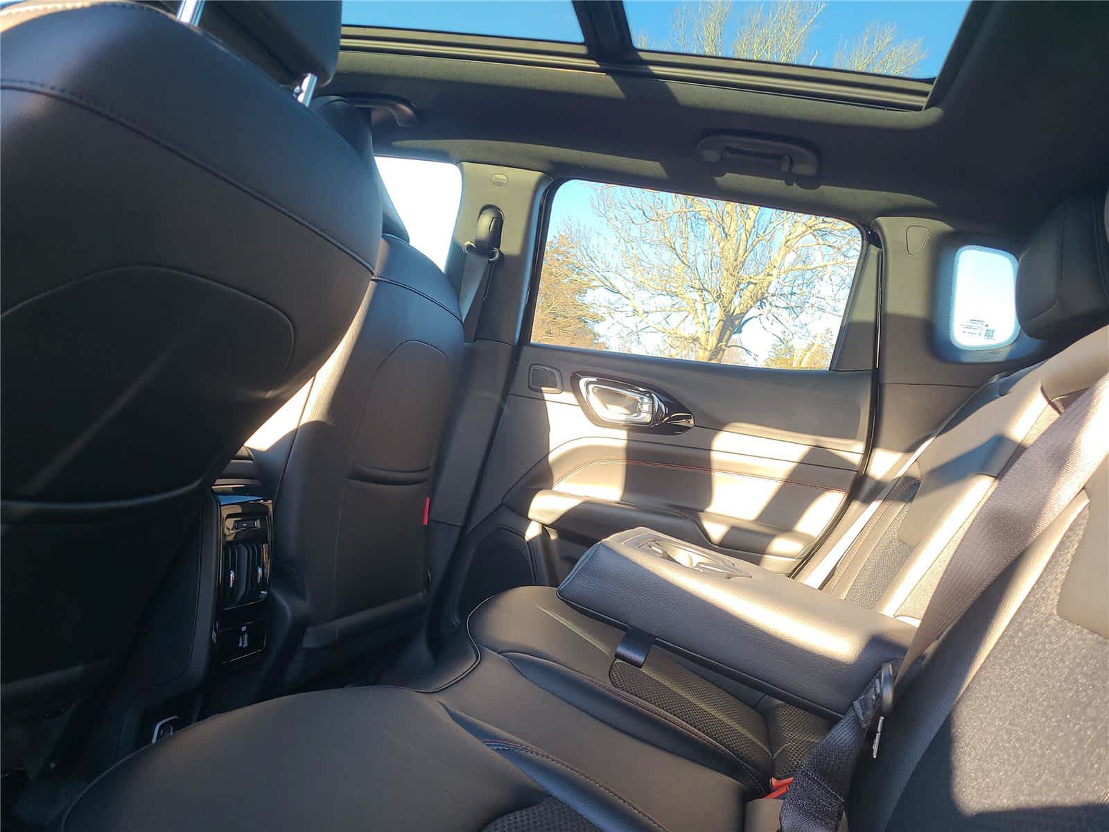 New 2024 Jeep Compass Trailhawk w/ Sun and Sound Group AWD/4WD image 42