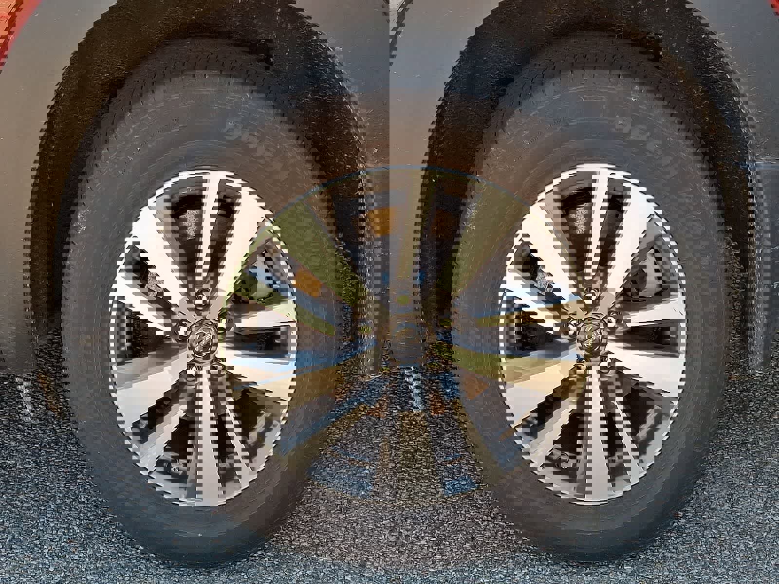 Used 2023 Nissan Pathfinder SL w/ Lighting Package (N92) image 6