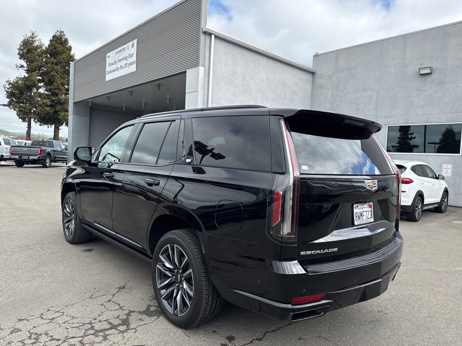 Used 2021 Cadillac Escalade Sport Platinum w/ Heavy-Duty Trailer Package image 4