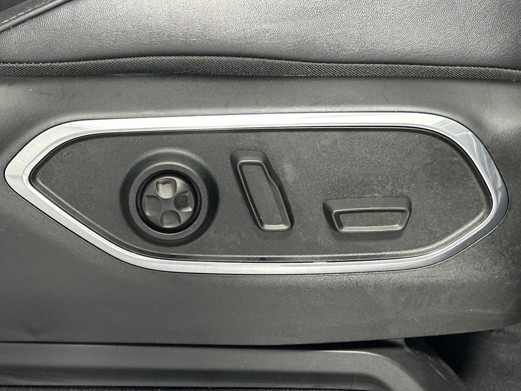 Used 2022 Jeep Wagoneer Series III w/ Rear Seat Video Group 1 AWD/4WD image 11