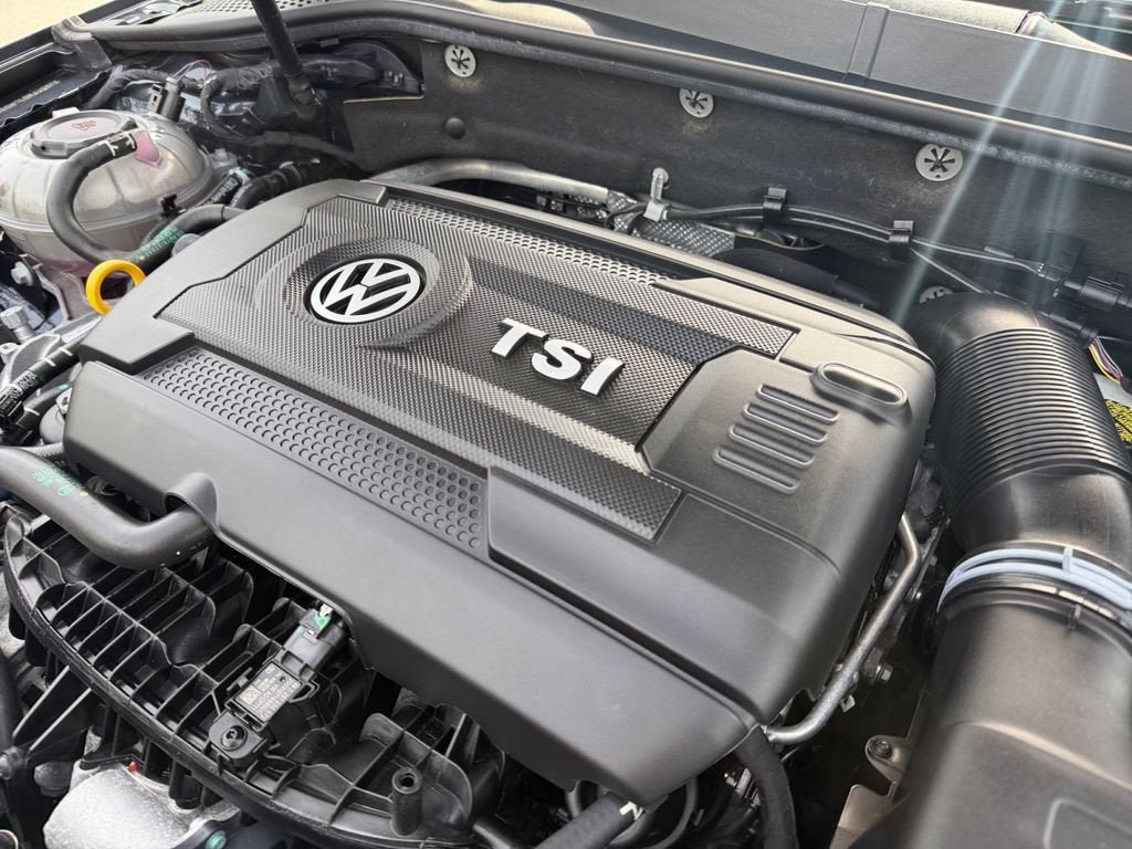 Used 2020 Volkswagen GTI SE FWD image 31