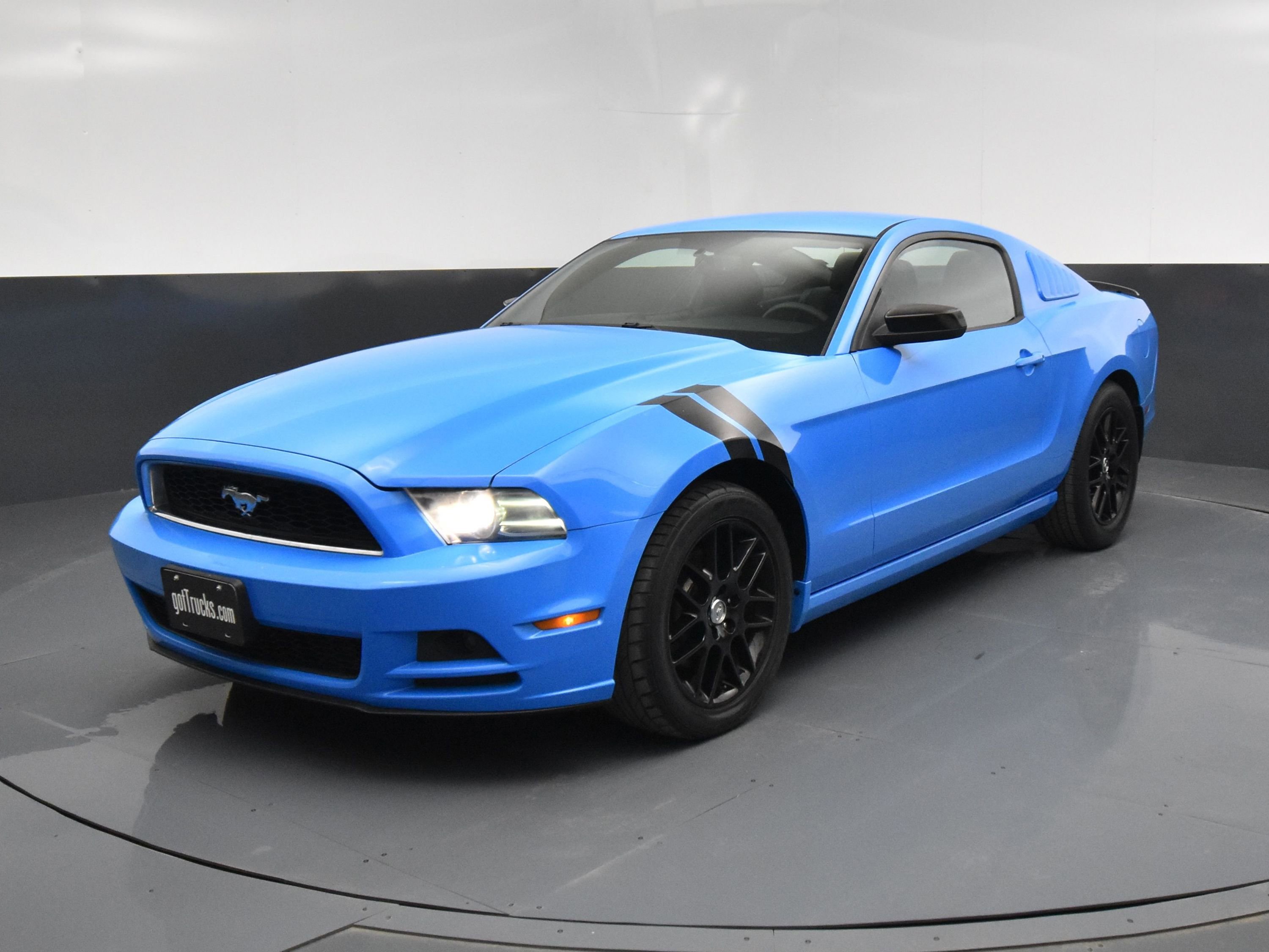 Used 2014 Ford Mustang Coupe w/ Equipment Group 102A image 2