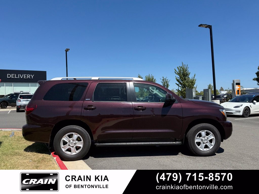 Used 2018 Toyota Sequoia SR5 AWD/4WD image 8
