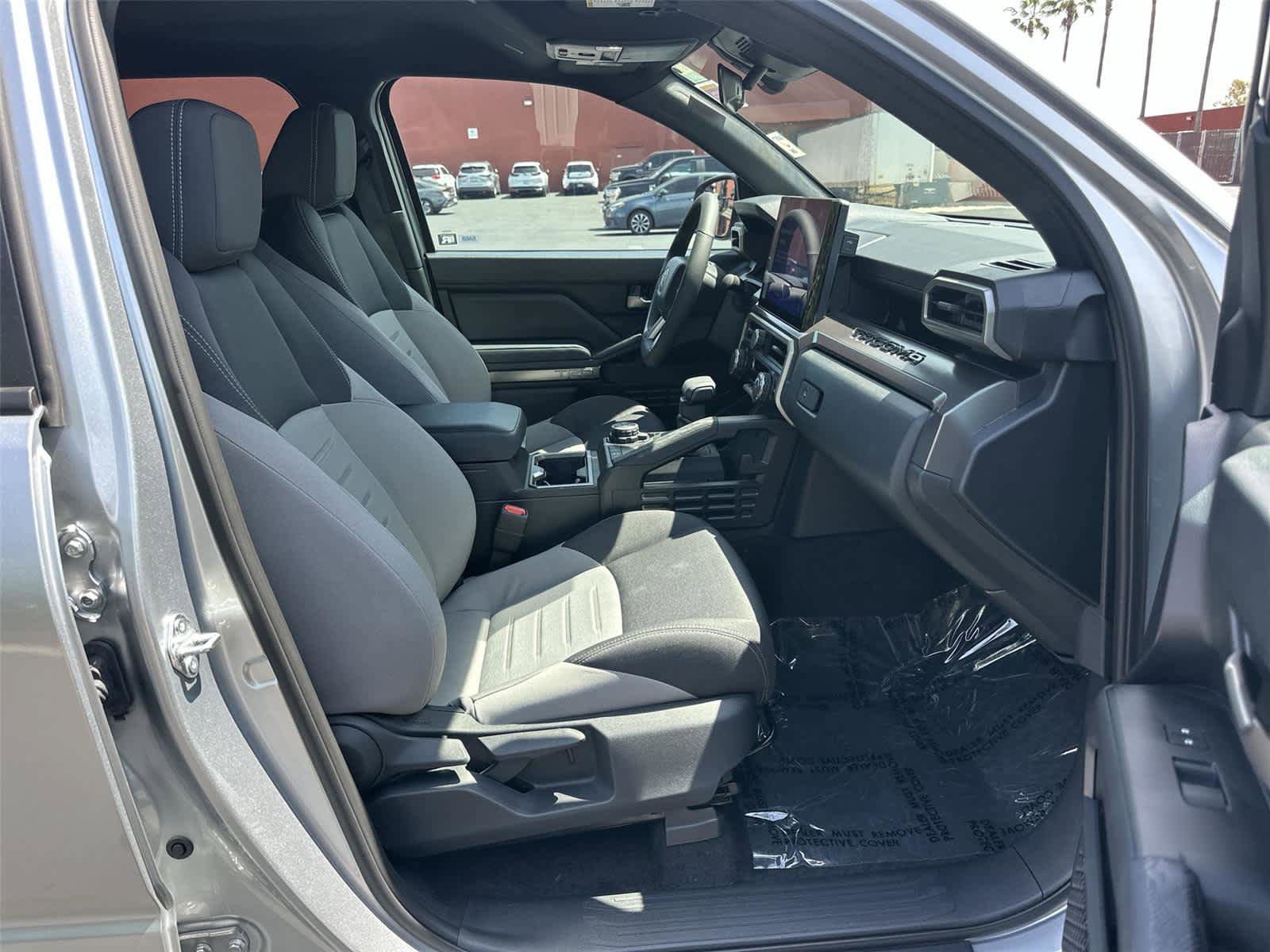 Used 2025 Toyota Tacoma TRD Off-Road AWD/4WD image 15