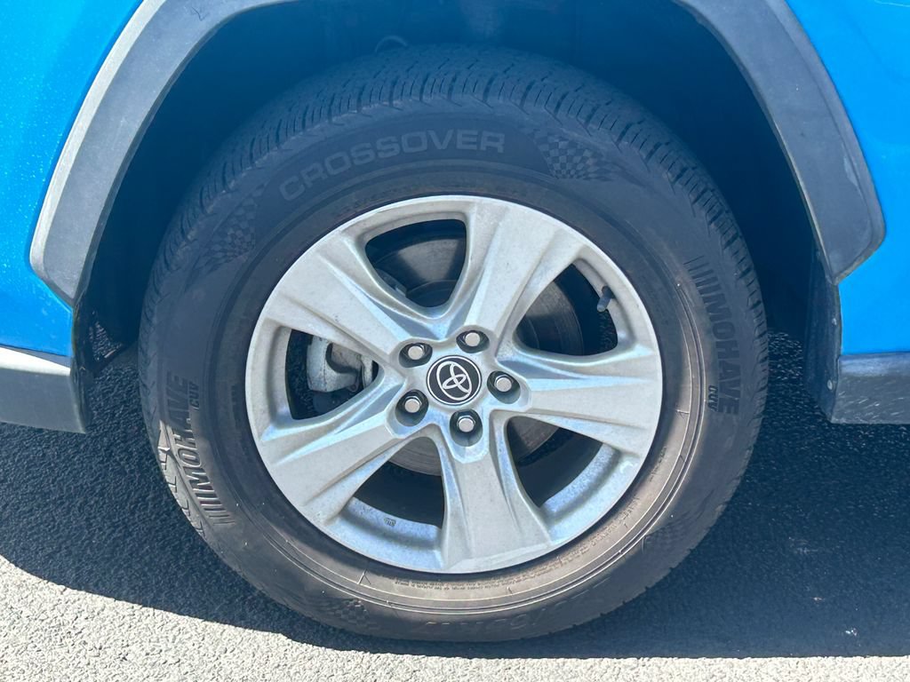 Used 2021 Toyota RAV4 XLE AWD/4WD image 12