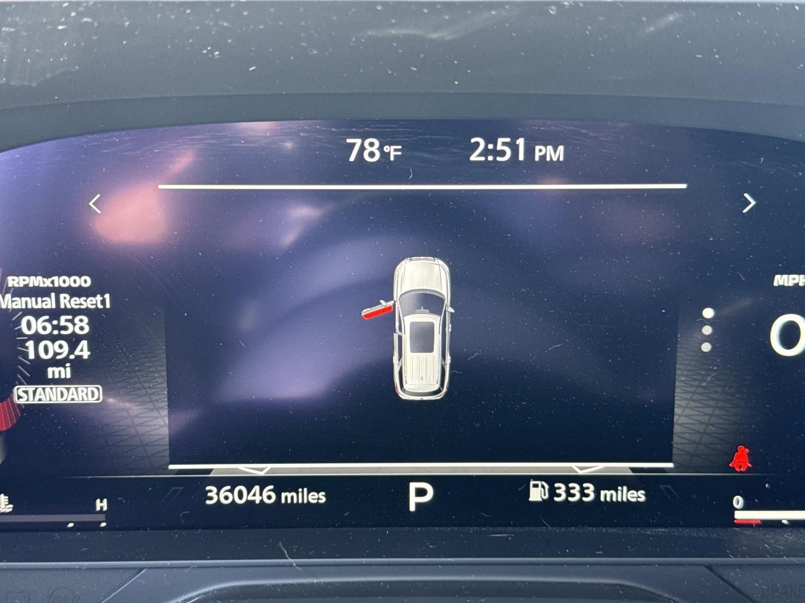 Used 2023 Nissan Pathfinder Platinum w/ Black Appearance Package FWD image 30