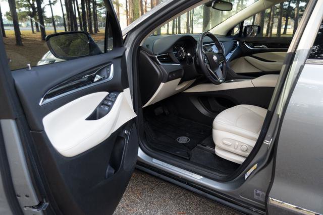 Used 2024 Buick Enclave Essence w/ Sport Touring Edition image 11