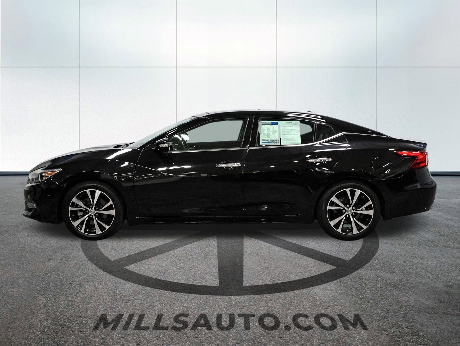 Used 2018 Nissan Maxima Platinum FWD image 3