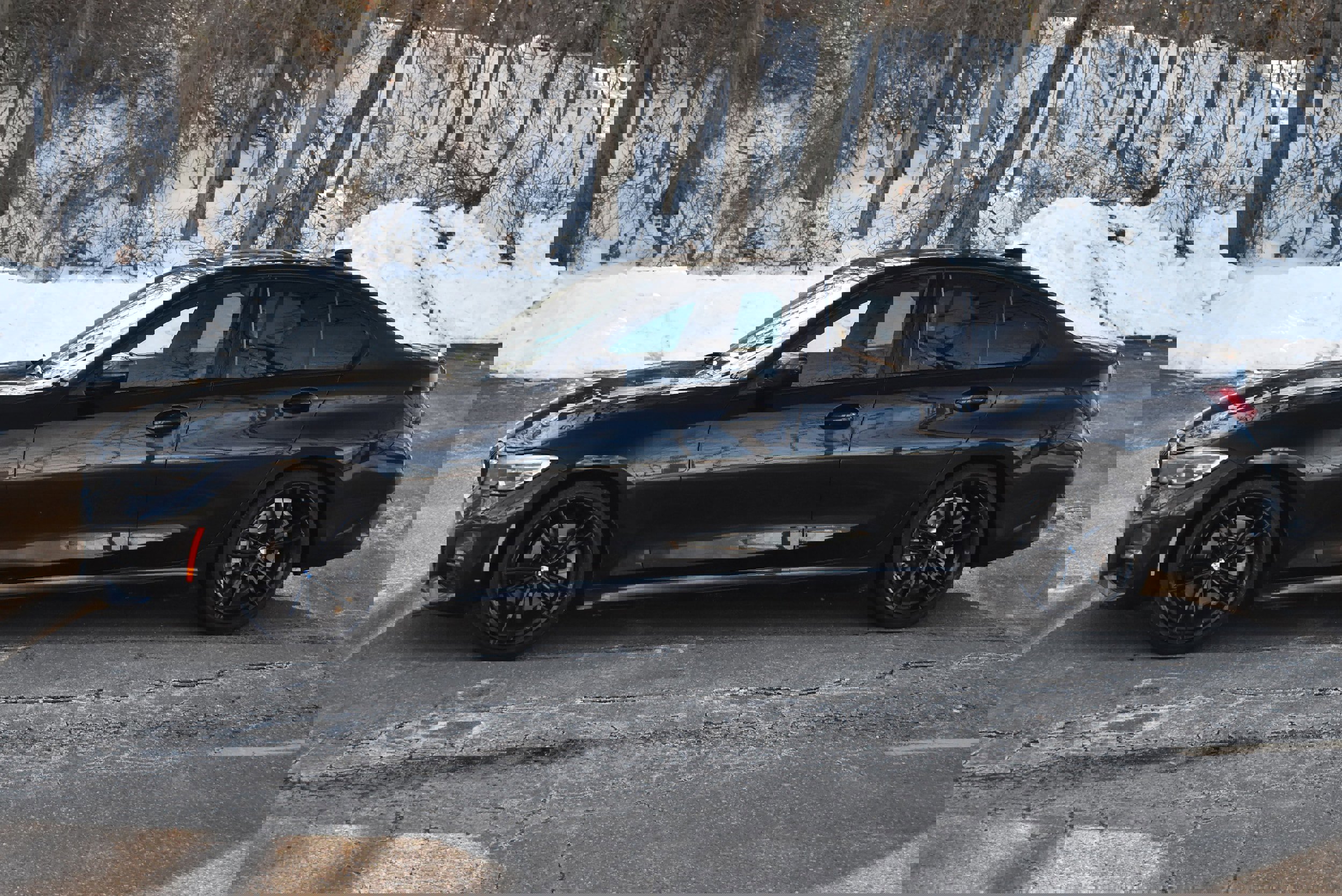 Used 2022 BMW 330i Sedan w/ M Sport Package image 3